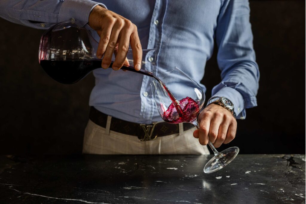 WW WINE POUR
